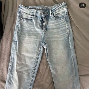 American eagle light washed jeans